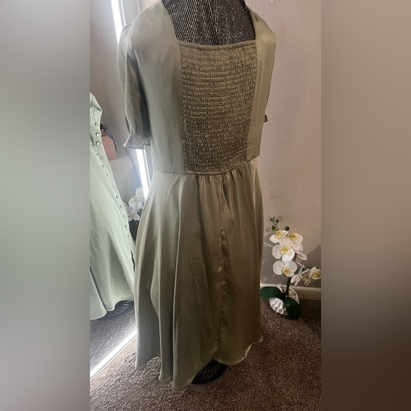 Green Puff Sleeve Midi Sundress for Wedding Guest - Picture 5 of 5